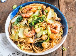 plat chow mein aux fruits de mer