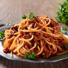 spaghetti /bolognaise/viande hachée/sauce tomate