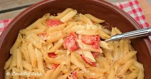 penne a la sauce blanche au sauce tomate